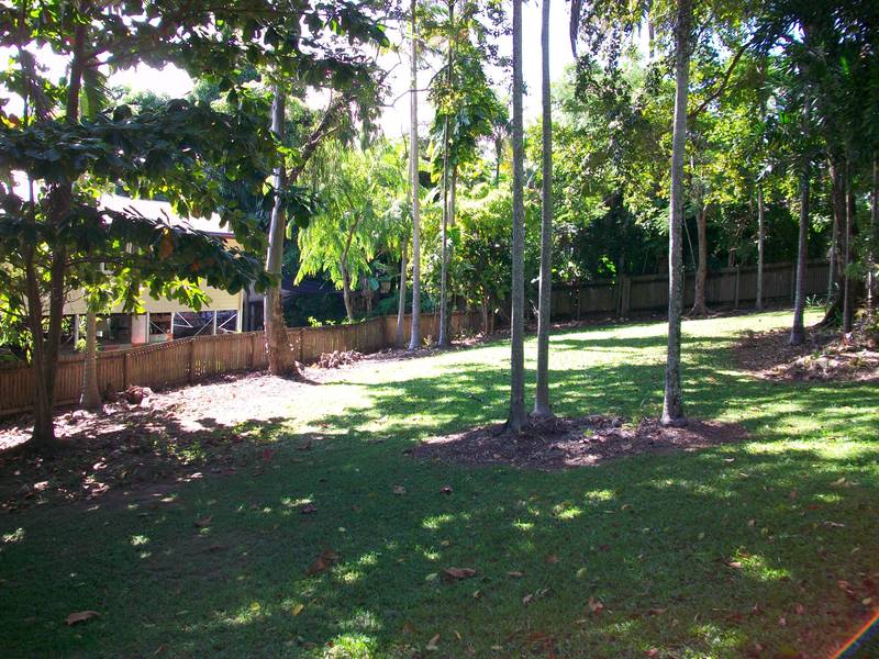 SENSATIONAL ELEVATED LAND - VERY RARE OPPORTUNITY Picture 2