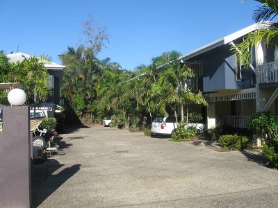 LOOKING FOR A STYLISH TOWNHOUSE CLOSE TO EVERYTHING? Picture