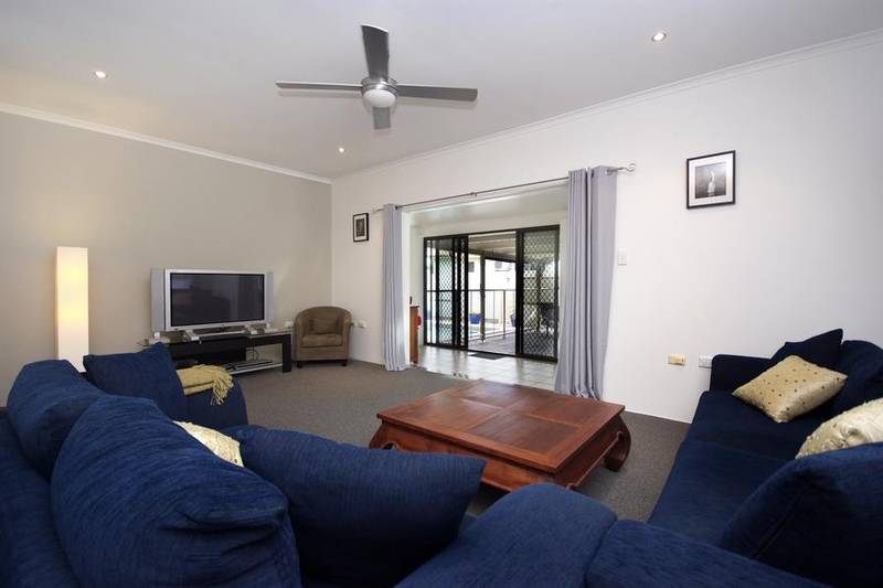 OWNERS MOVING INTERSTATE - HUGE PRICE REDUCTION TO $425,000 - MAKE NO MISTAKE, IT WILL BE SOLD! Picture 3