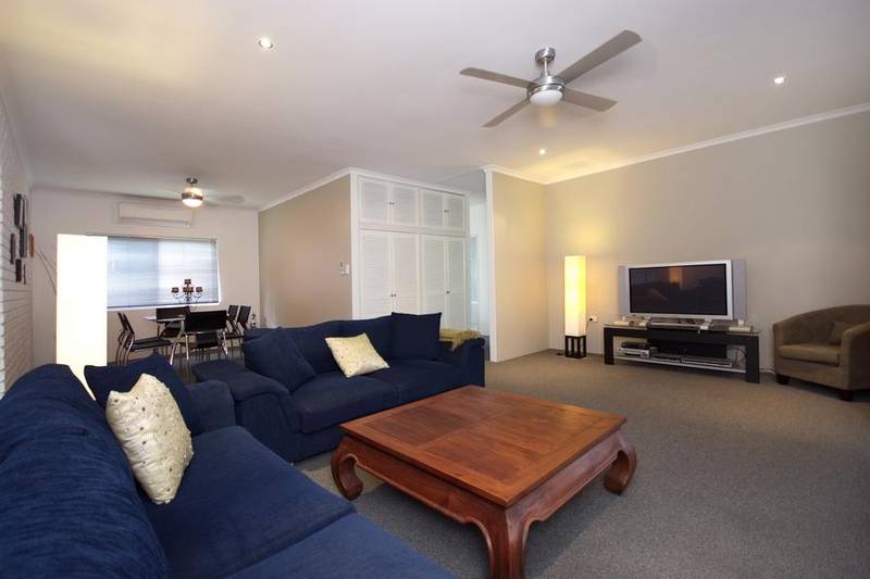 OWNERS MOVING INTERSTATE - HUGE PRICE REDUCTION TO $425,000 - MAKE NO MISTAKE, IT WILL BE SOLD! Picture 1