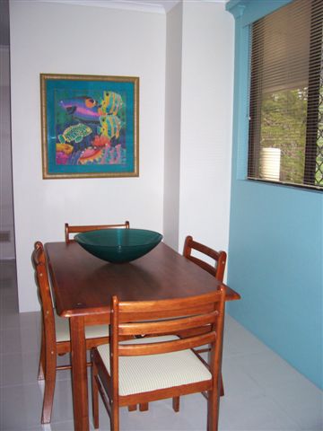 Top Floor Apartment - Across From The Beach - Incredible Value!! Picture 3