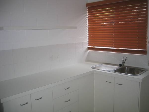 Rare Investment Opportunity - Full Triplex 3x2 - Owners Want Out - Slashed to $560,000! Picture 3