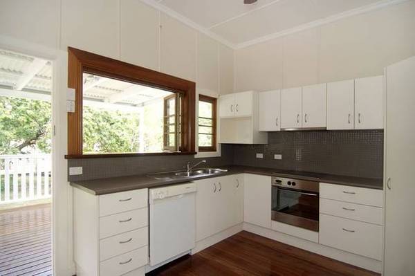 CONTRACT CRASHED - BE QUICK - MASSIVE REDUCTION WAS $475,000 NOW $429,000 Picture 2