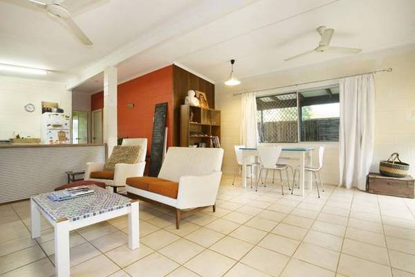 HIDDEN GEM - PET FRIENDLY - 5 MINS TO CITY - NO BODY CORP Picture 1