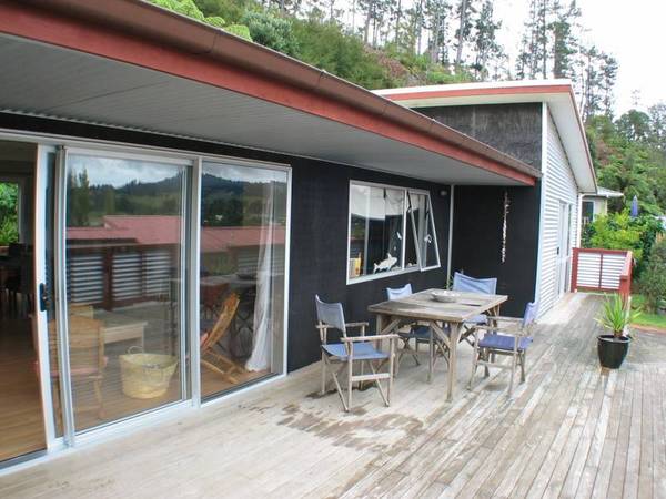 In Quiet Cul-de-Sac Picture 2