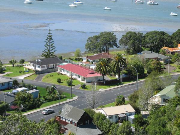 Perfectly Positioned Picture 3