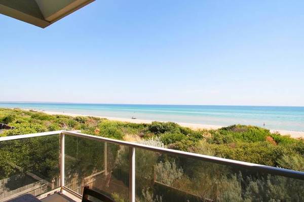 Stunning Absolute Beachfront Home - 180 degree views Picture 1