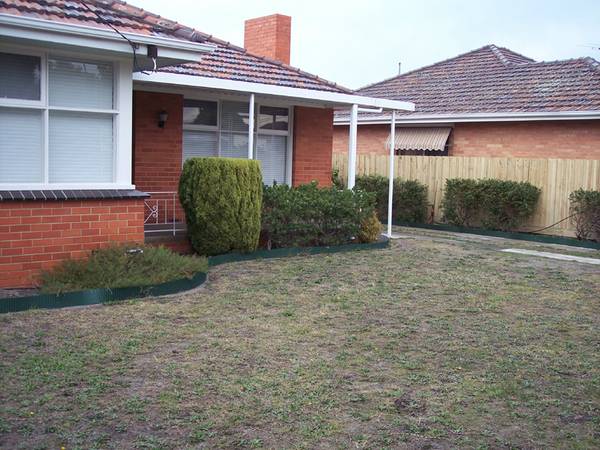 MODERN HOME IN EXCELLENT LOCATION Picture 2