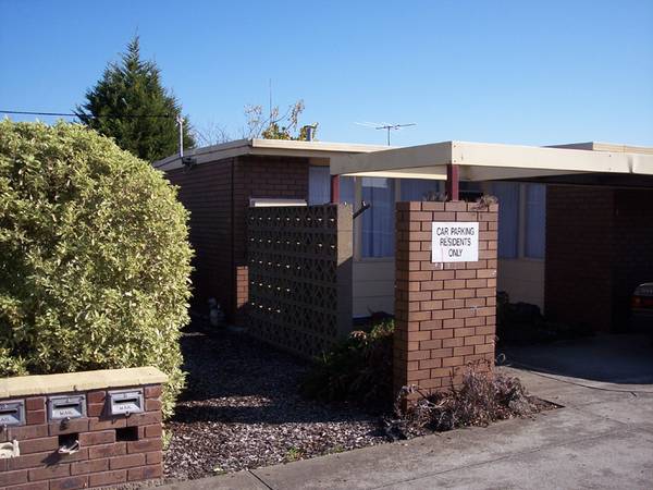 UNDER OFFER Picture 1