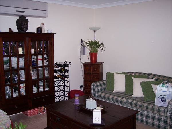 UNDER OFFER Picture 3