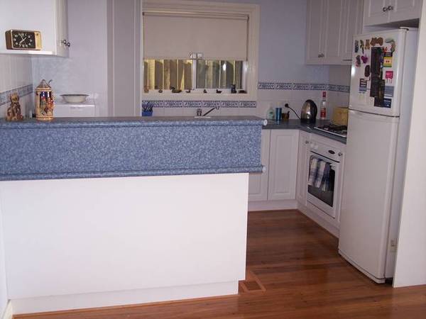 UNDER OFFER Picture 3