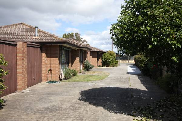 UNDER OFFER Picture UNDER OFFER Picture