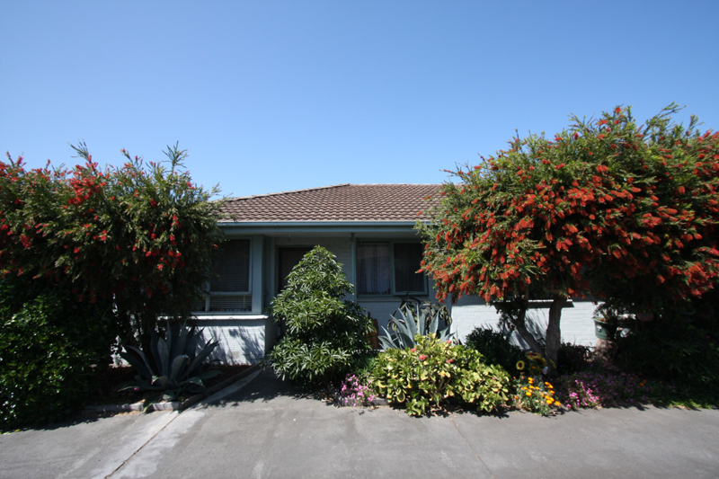 UNDER OFFER Picture 1