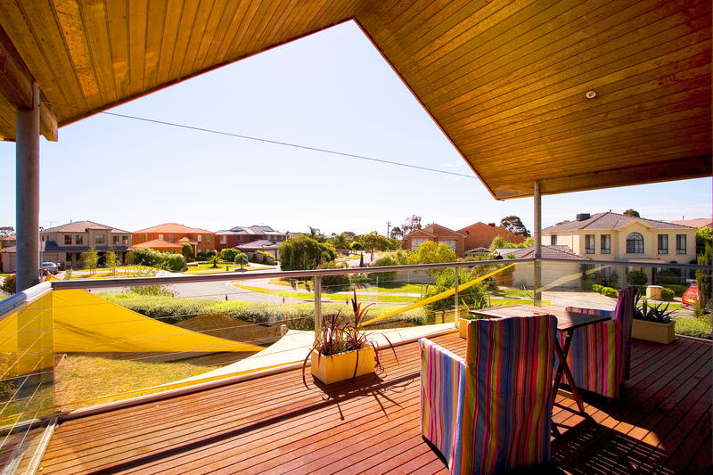 UNDER OFFER Picture 3