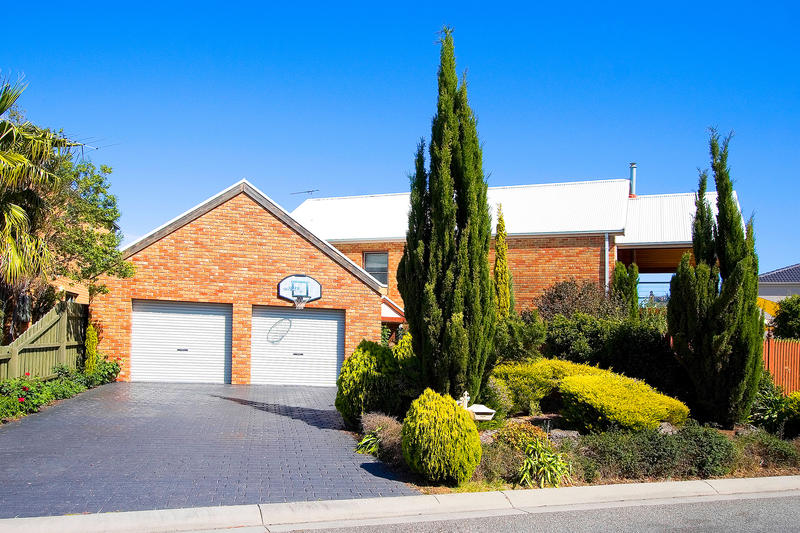 UNDER OFFER Picture 1