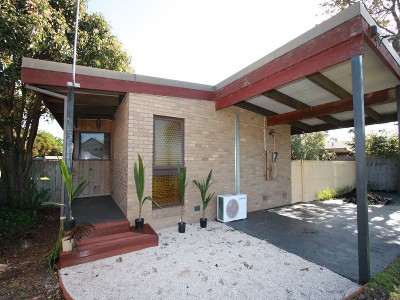 RED HOT BEACHSIDE 4 BEDROOM Picture