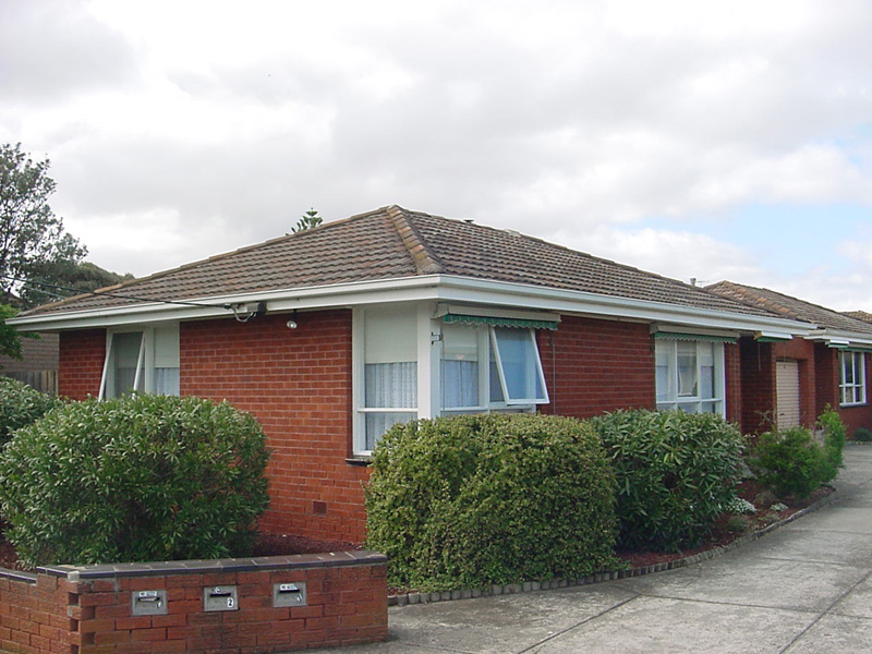 UNDER OFFER Picture 1