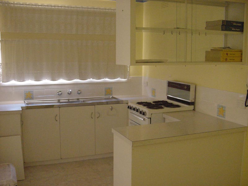 UNDER OFFER Picture 3