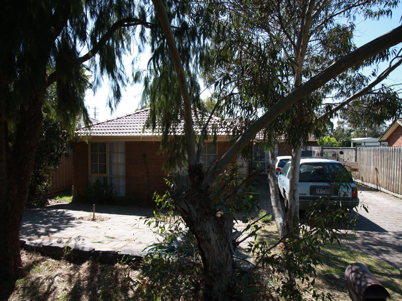 UNDER OFFER Picture 3