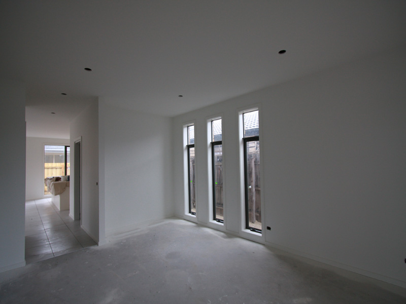 STUNNING BRAND NEW HOME! Picture 3