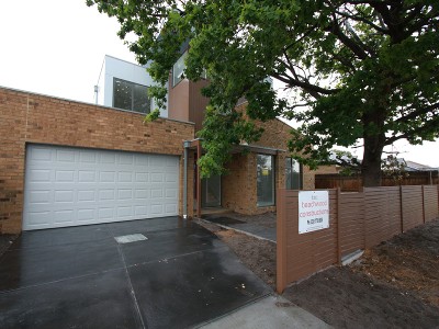 STUNNING BRAND NEW HOME! Picture