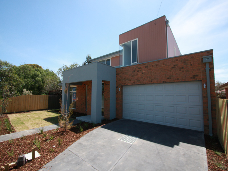 BRAND NEW 4 BEDROOM HOME! Picture 1