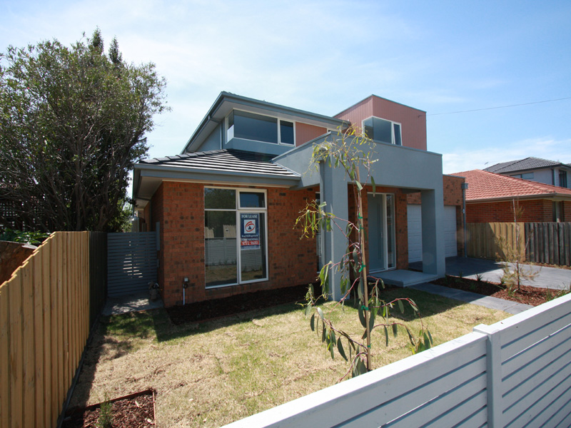 BRAND NEW 4 BEDROOM HOME! Picture 2