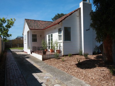 UNDER OFFER Picture UNDER OFFER Picture