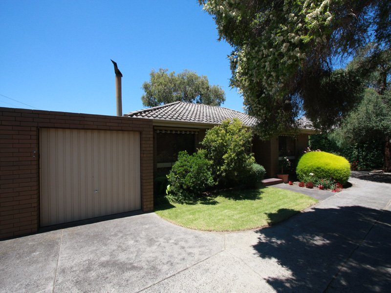 UNDER OFFER Picture 3