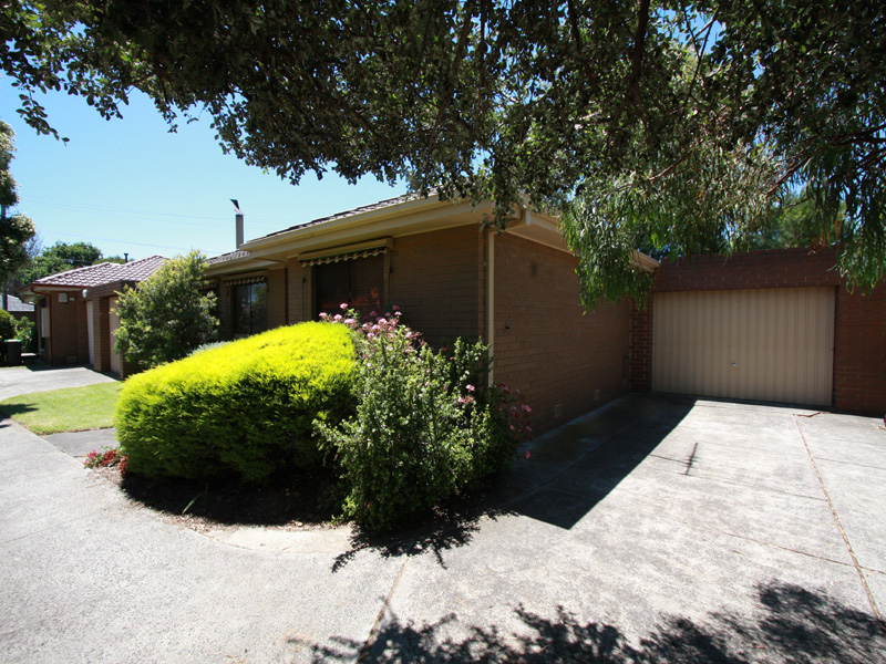 UNDER OFFER Picture 2