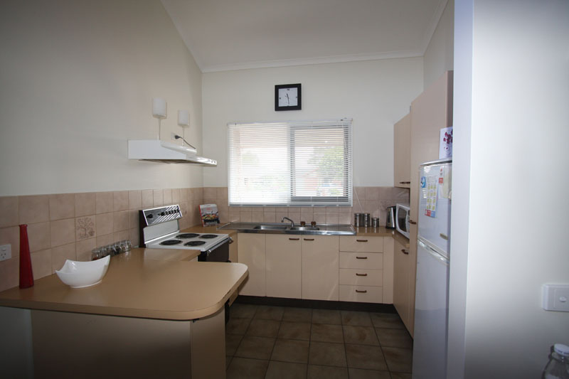 WELL PRESENTED HOME Picture 3