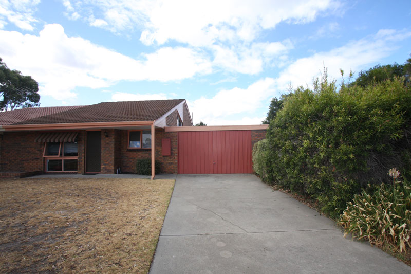 WELL PRESENTED HOME Picture 1