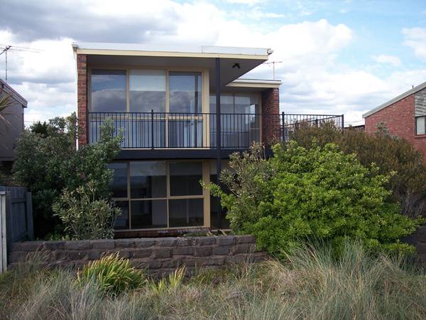 Absolute Beachfront Home - 180 degree views Picture 1