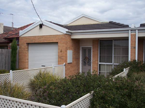 UNDER OFFER Picture 1