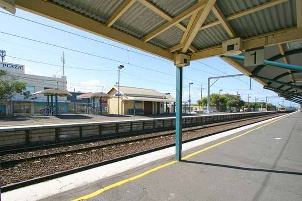 UNDER OFFER Picture 3