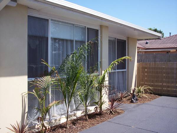 UNDER OFFER Picture 1