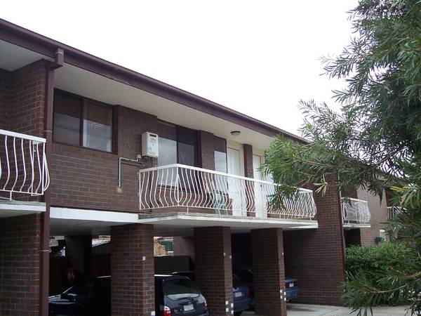 UNDER OFFER Picture 1