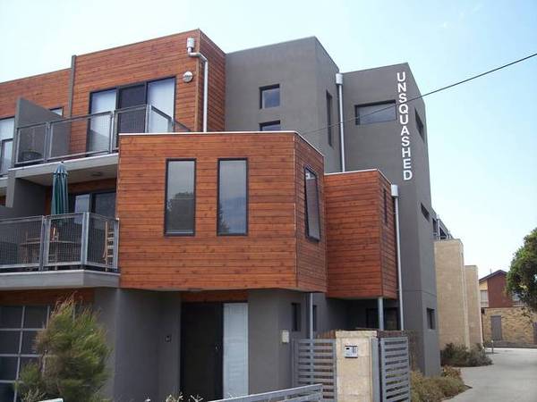 UNDER OFFER Picture 1