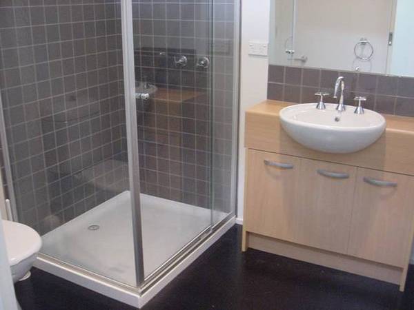 UNDER OFFER Picture 3