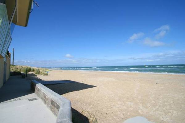 Beachside Shop and Dwelling Picture 2