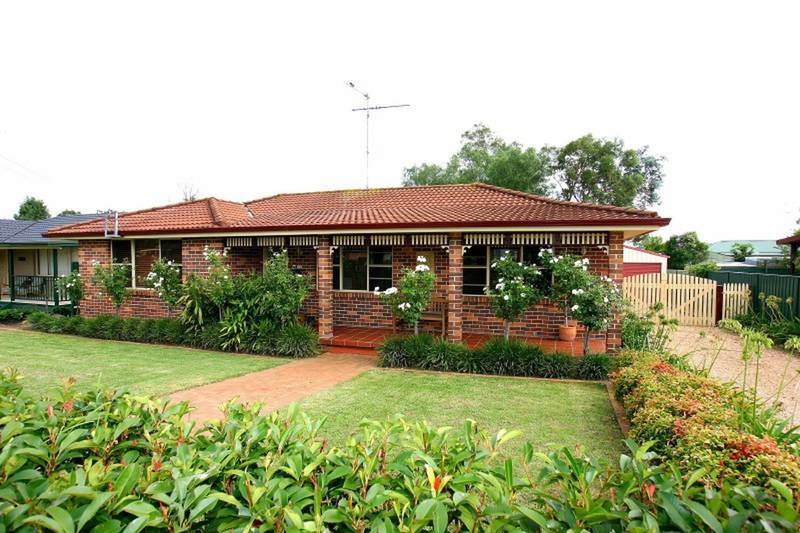 Huge Block - Neat As A Pin Picture 1