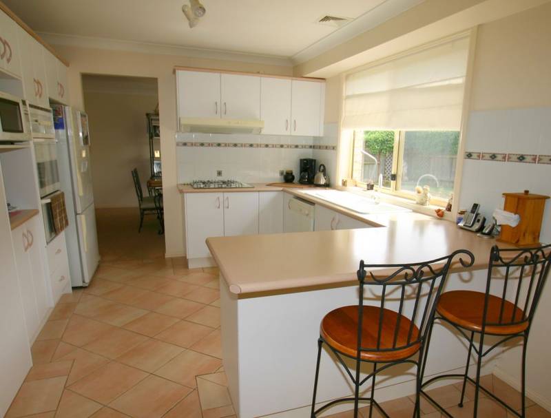 URGENT SALE - OWNER BOUGHT ELSEWHERE - BARGAIN HUNTERS DREAM Picture 2