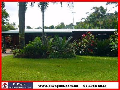 SPREAD OUT ON 2585M2 OR SUB DIVIDE FOR PROFIT Picture SPREAD OUT ON 2585M2 OR SUB DIVIDE FOR PROFIT Picture