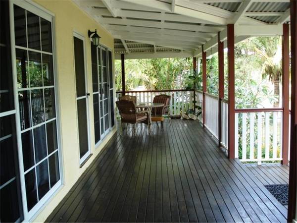 EASY LIVING Picture 1