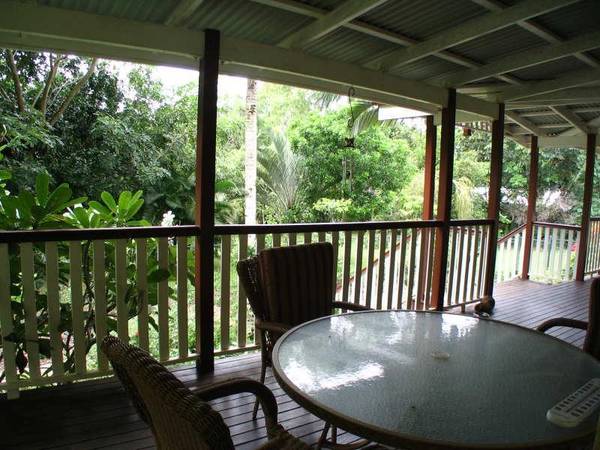 EASY LIVING Picture 3