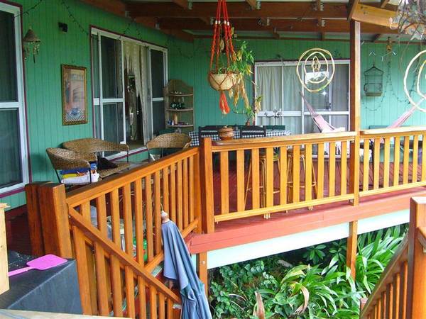 WHERE THE LIVING IS EASY Picture 3