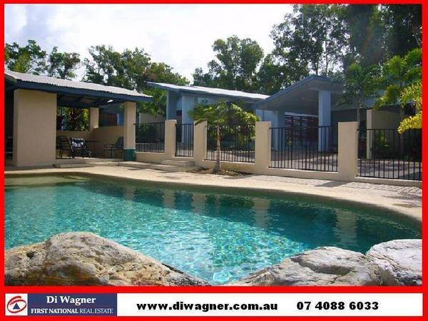 LUXURY RESORT-STYLE LIVING Picture 1