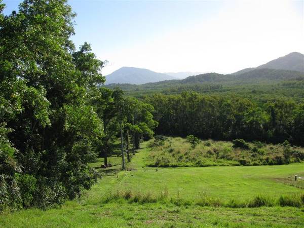 IDEALLY SUITED TO POLE HOME Picture 2