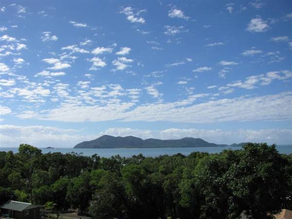 STUNNING POLE HOME WITH PANORAMIC OCEAN VIEWS Picture 3