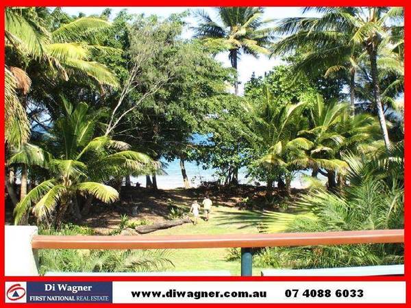 ABSOLUTE BEACHFRONT APARTMENT Picture 1